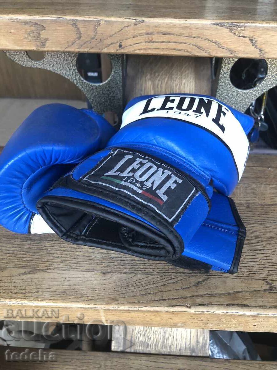 Auction BOXING GLOVES - EXCELLENT FROM LEV Auction BOXING GLOVES - EXCELLENT FROM LEV
