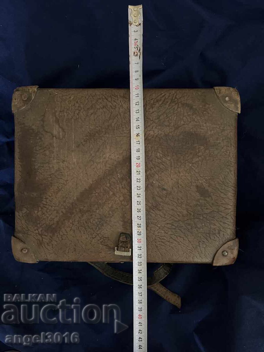 Εξαιρετικά σπάνιο, ΜΙΝΙ, αντίκα, βαλιτσάκι με 1 κλειδί! με τιμή 77.00 BGN | € 39.37