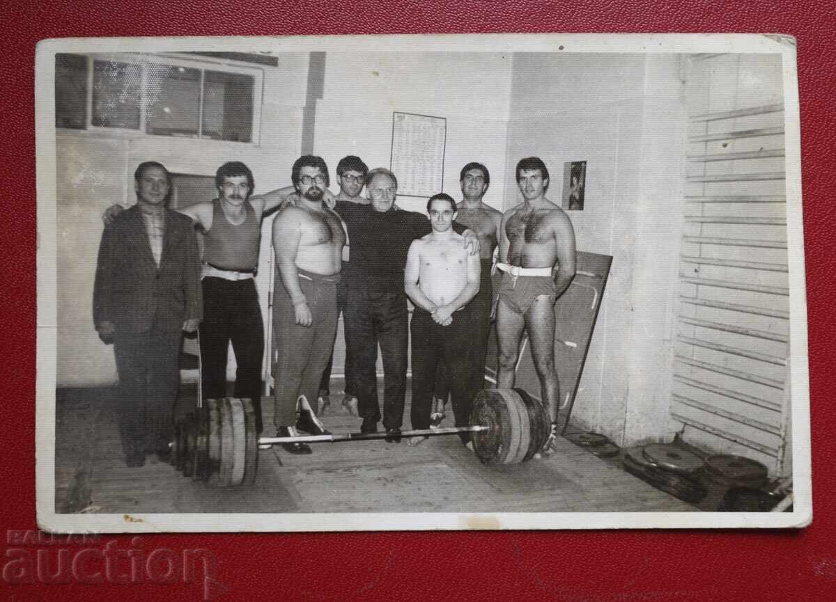 Спортисти Щангисти Спортисти Щангисти