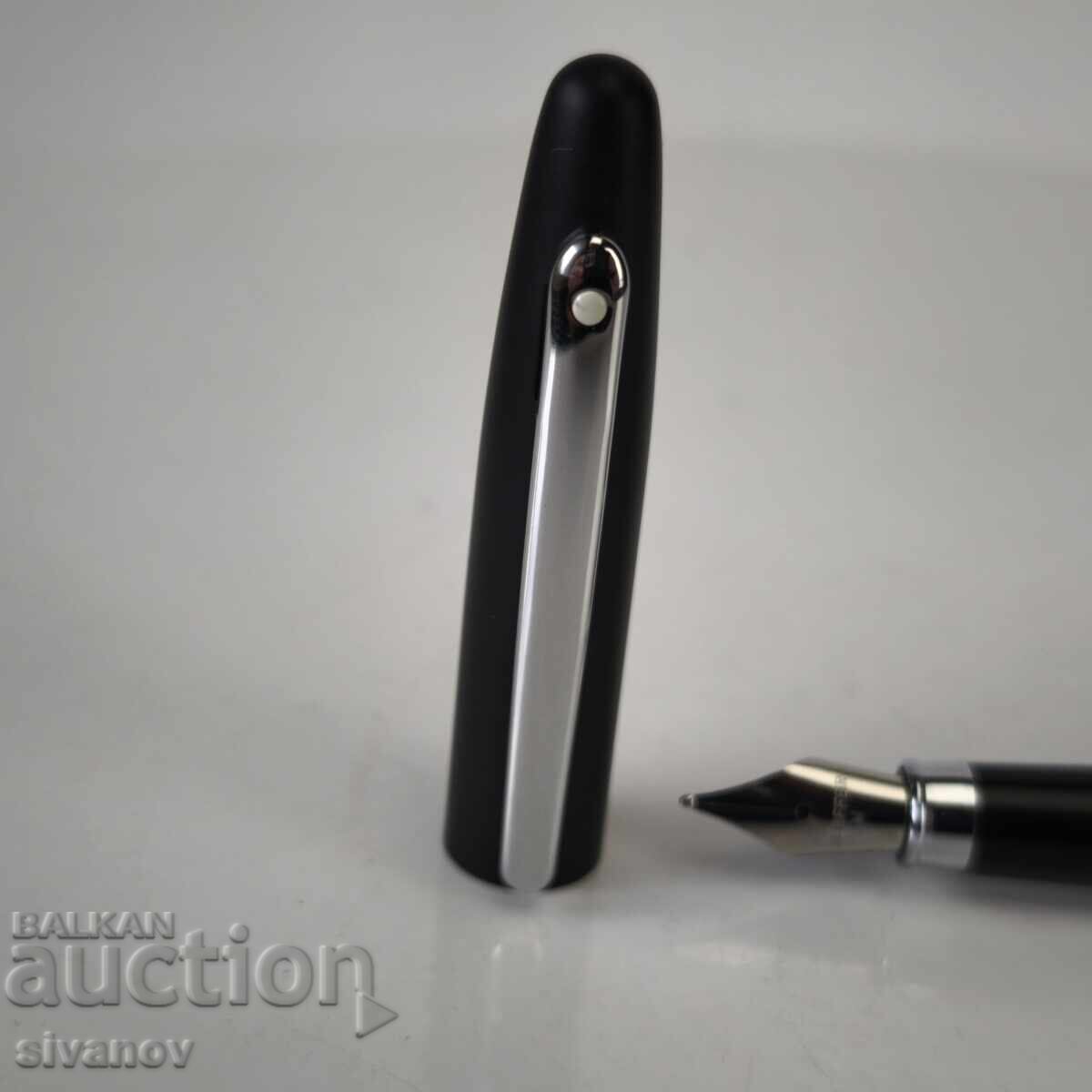 Auction  Interesting Sheaffer VFM black matte pen with piston #6211