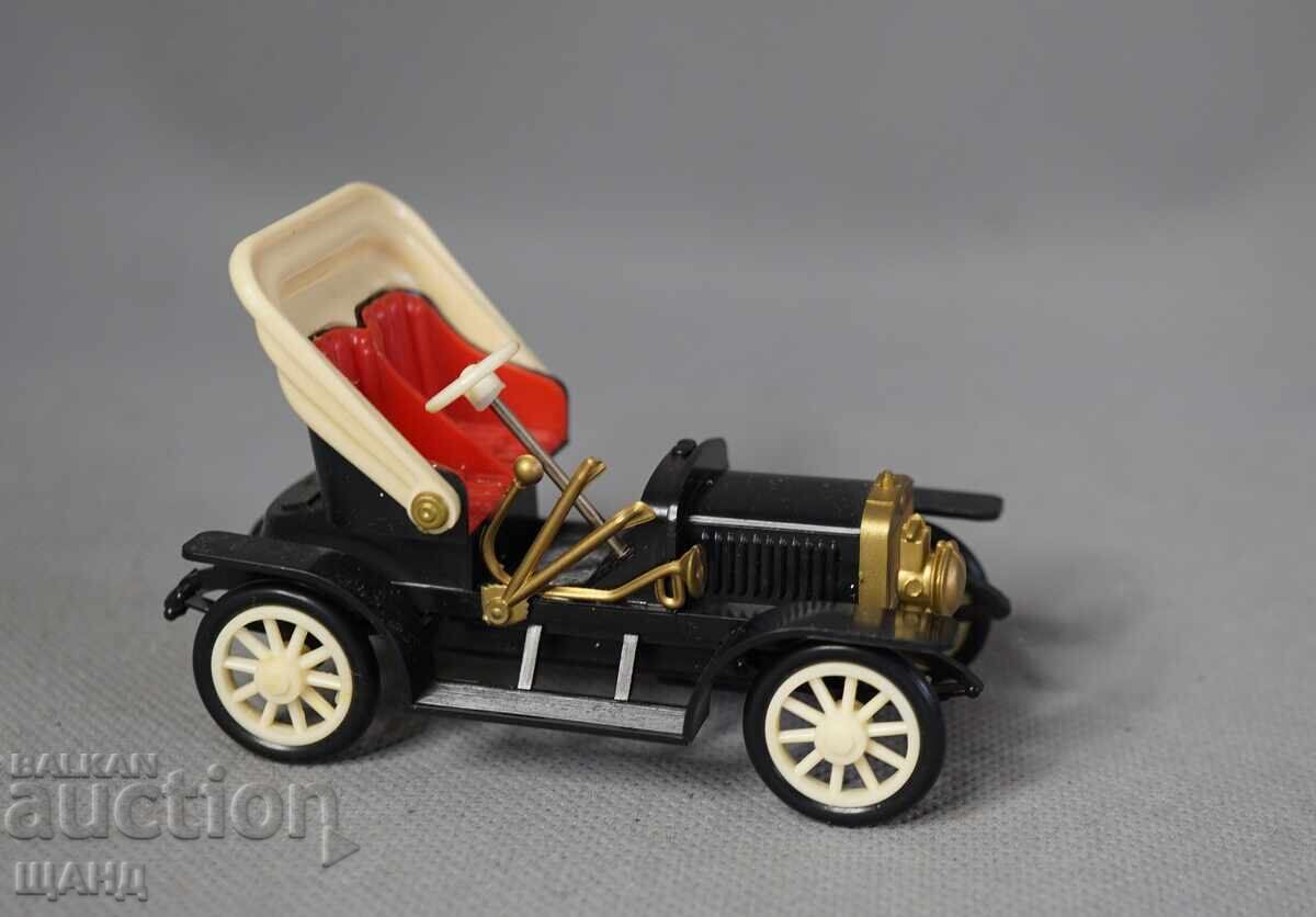 Παλιό τσέχικο πλαστικό παιχνίδι, μοντέλο ρετρό αυτοκίνητο με κουτί με τιμή 10.35 BGN | € 5.29