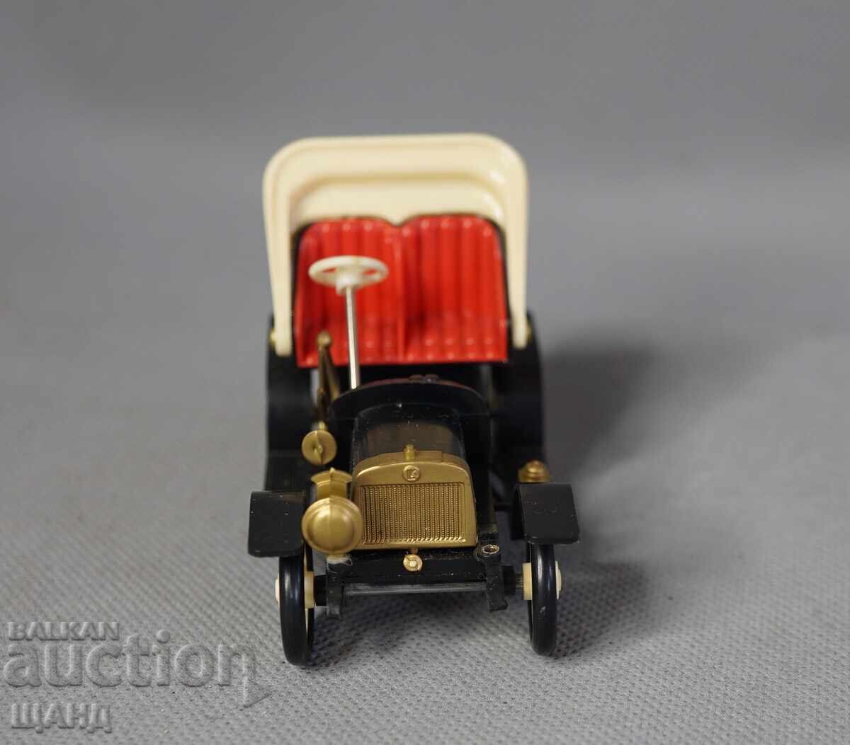Δημοπρασία Παλιό τσέχικο πλαστικό παιχνίδι, μοντέλο ρετρό αυτοκίνητο με κουτί