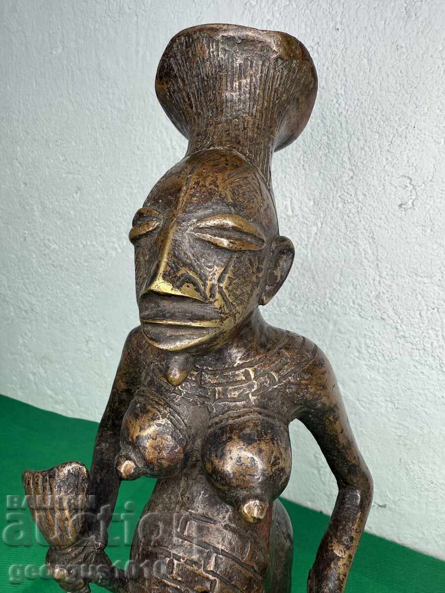 African bronze sculpture No. 7614 with price 650.00 BGN | € 332.34 African bronze sculpture No. 7614 with price 650.00 BGN | € 332.34