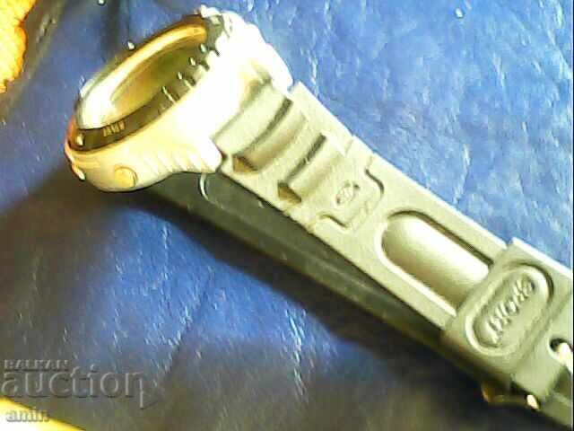 2 τμχ αθλητικά ρολόγια, λειτουργούν, δεν έχουν μπαταρία - 6