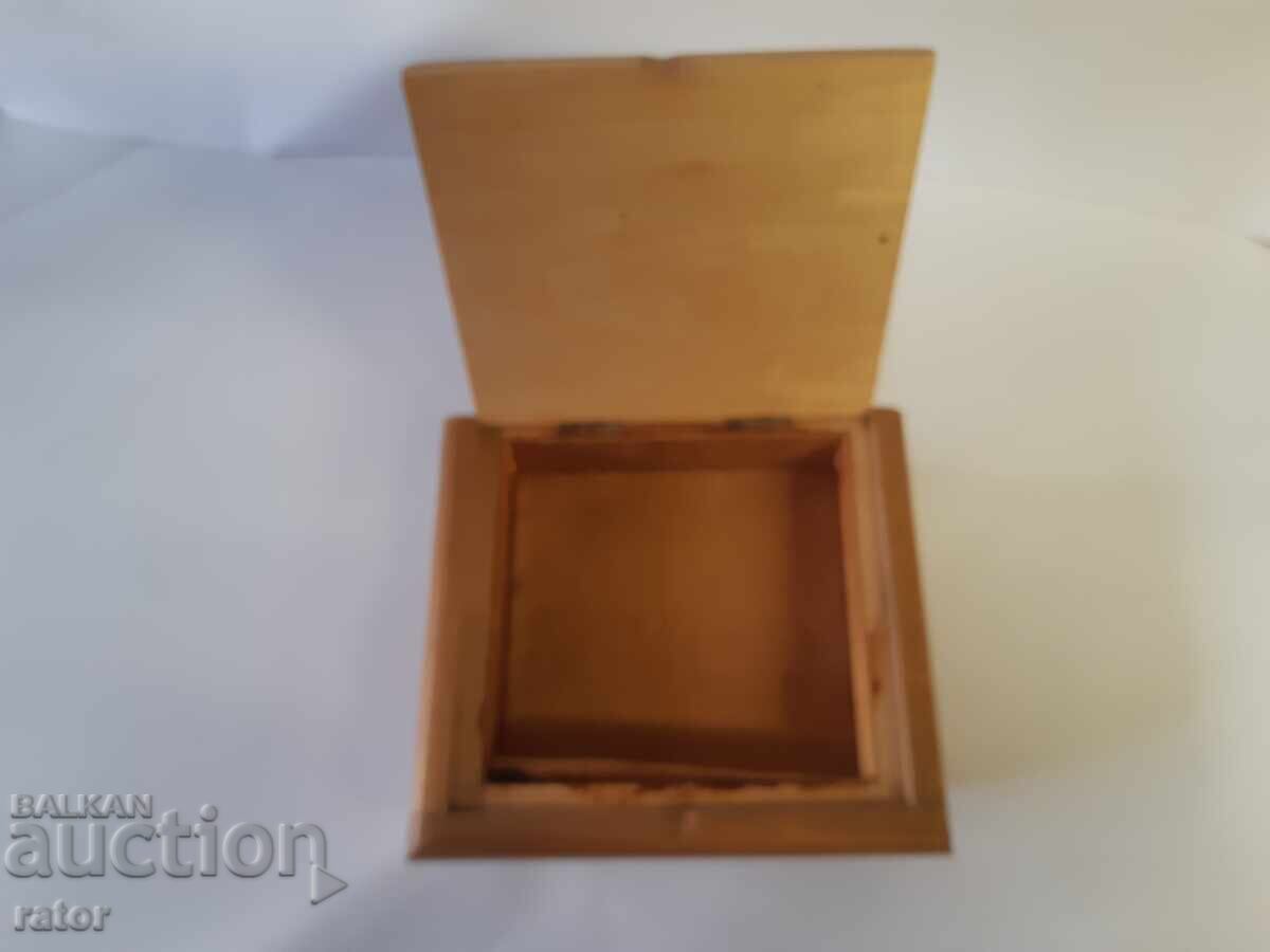 Παλιό ξύλινο, ενδιαφέρον κουτί για κοσμήματα - 6