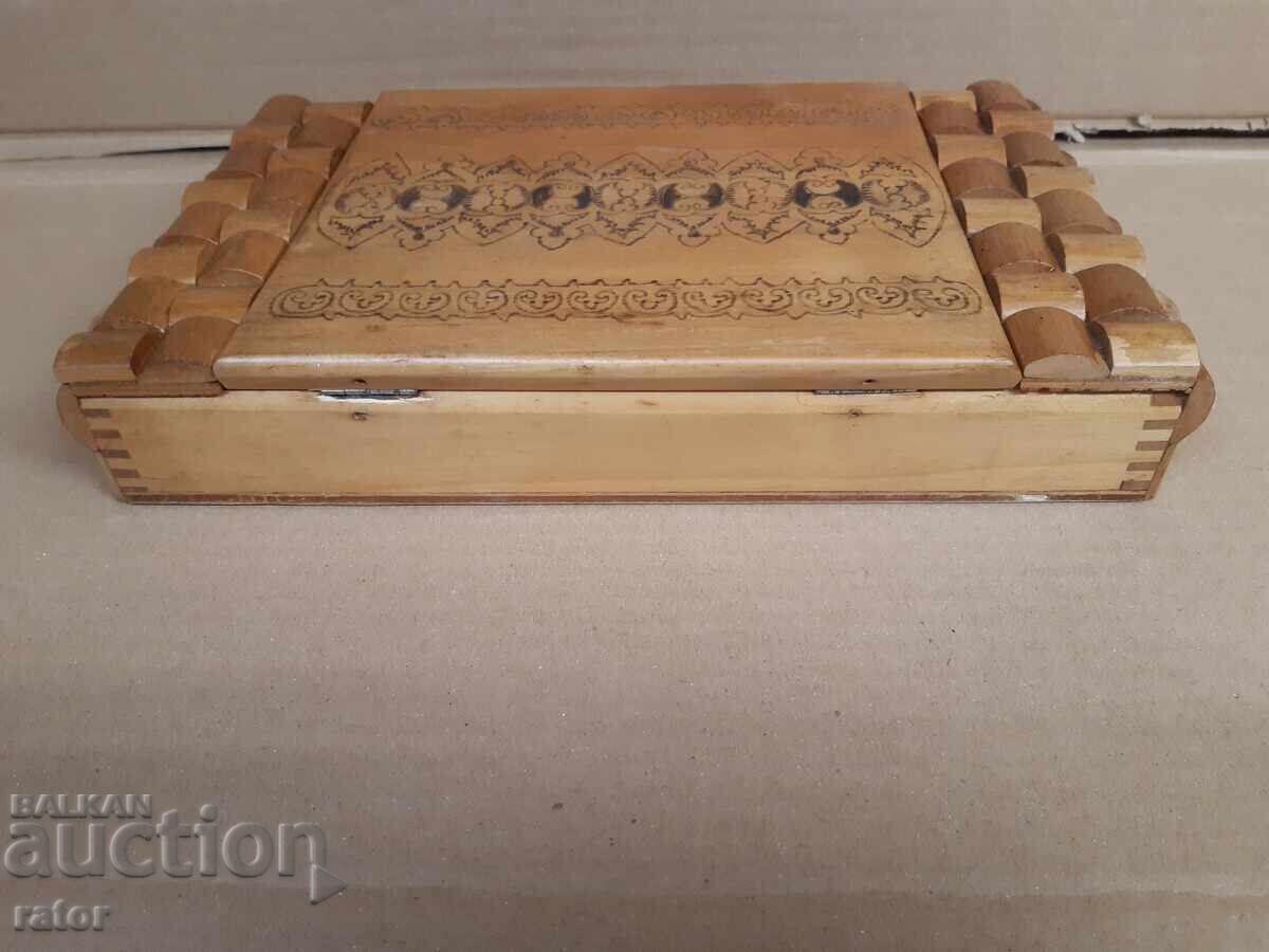Παλιό ξύλινο, ενδιαφέρον κουτί για κοσμήματα - 6