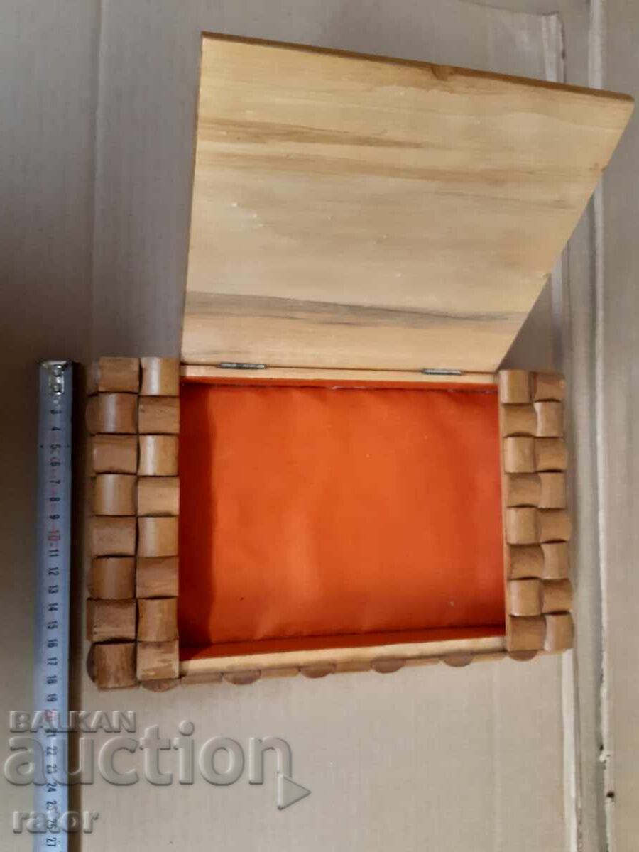 Παλιό ξύλινο, ενδιαφέρον κουτί για κοσμήματα - 7