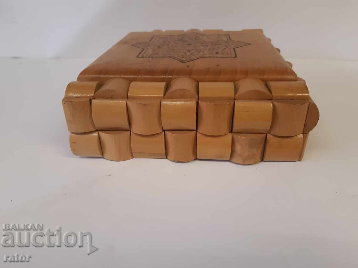 Παλιό ξύλινο, ενδιαφέρον κουτί για κοσμήματα - 5