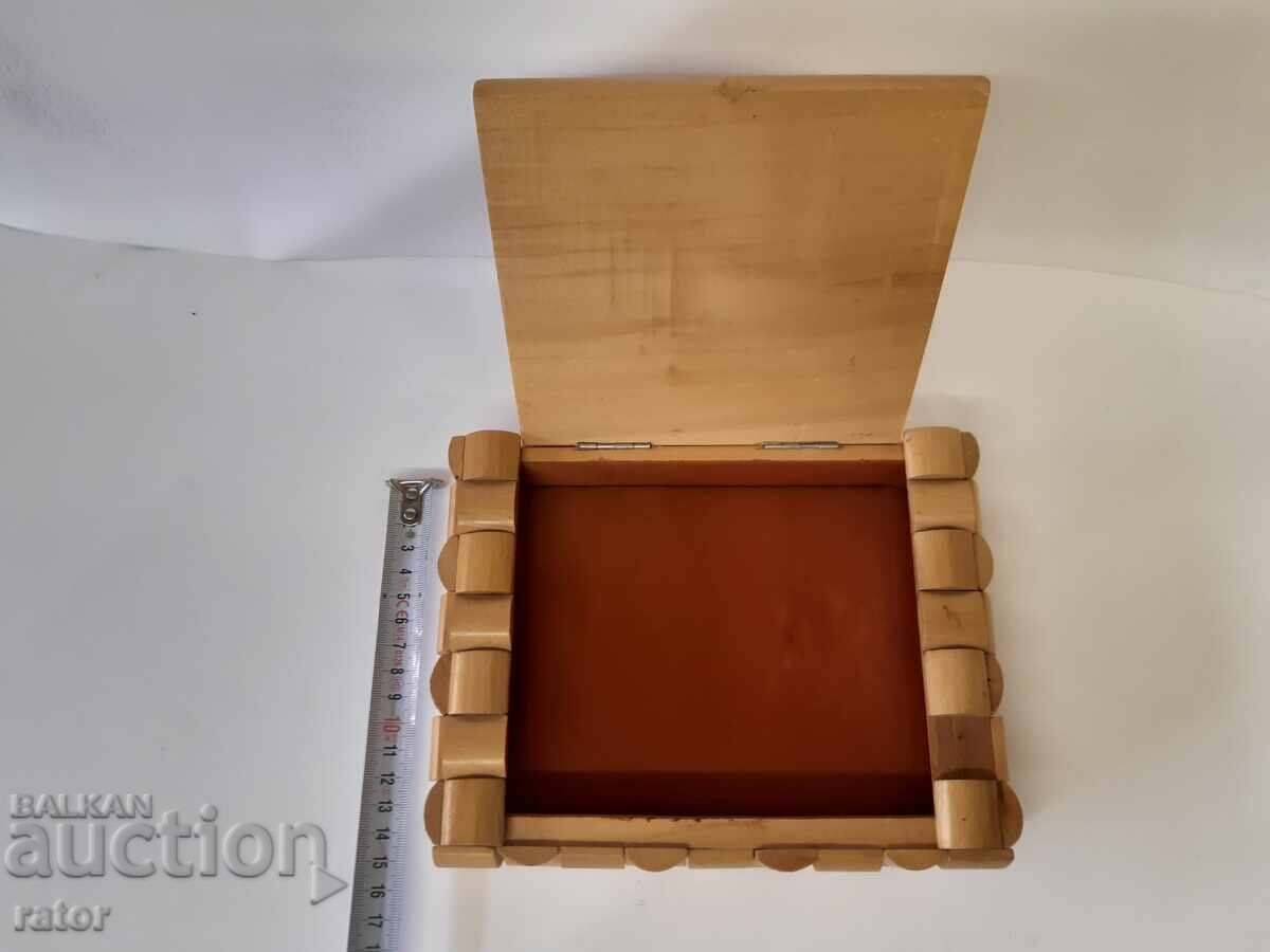 Παλιό ξύλινο, ενδιαφέρον κουτί για κοσμήματα - 6