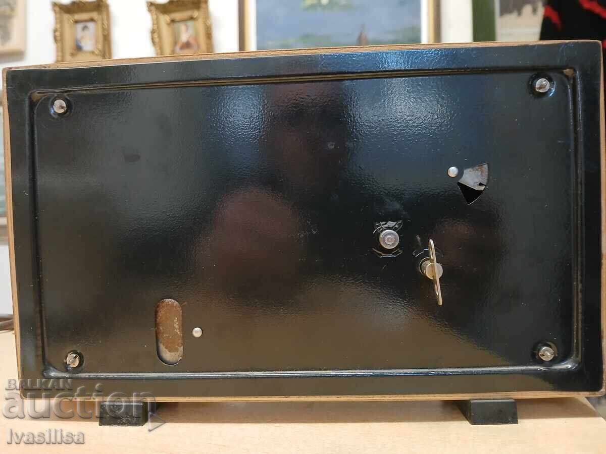 Доставка на Маяк СССР, барометър, термометър, седмичен. Доставка на Маяк СССР, барометър, термометър, седмичен.