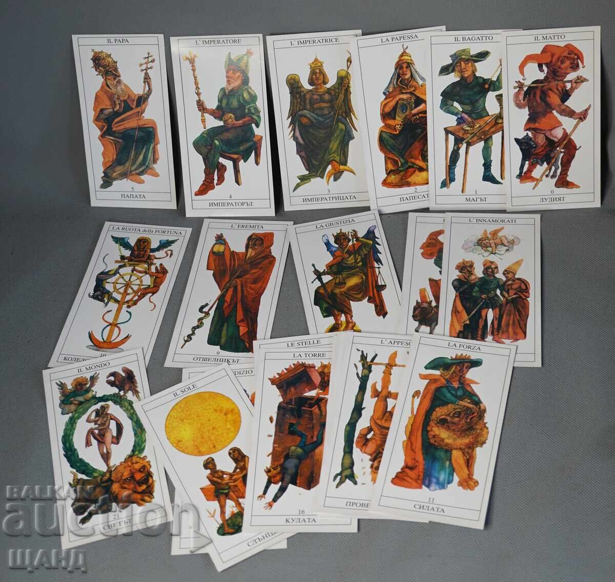 Licitație Set vechi de 22 de cărți de tarot misterioase + broșură Licitație Set vechi de 22 de cărți de tarot misterioase + broșură
