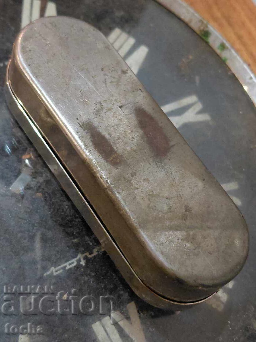 Licitație Seringă veche de sticlă în cutie. BZC Licitație Seringă veche de sticlă în cutie. BZC