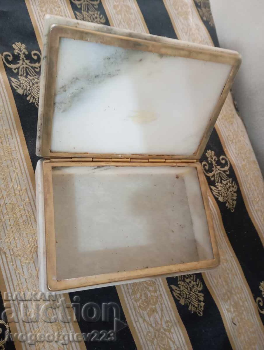 Auction Vintage box Auction Vintage box