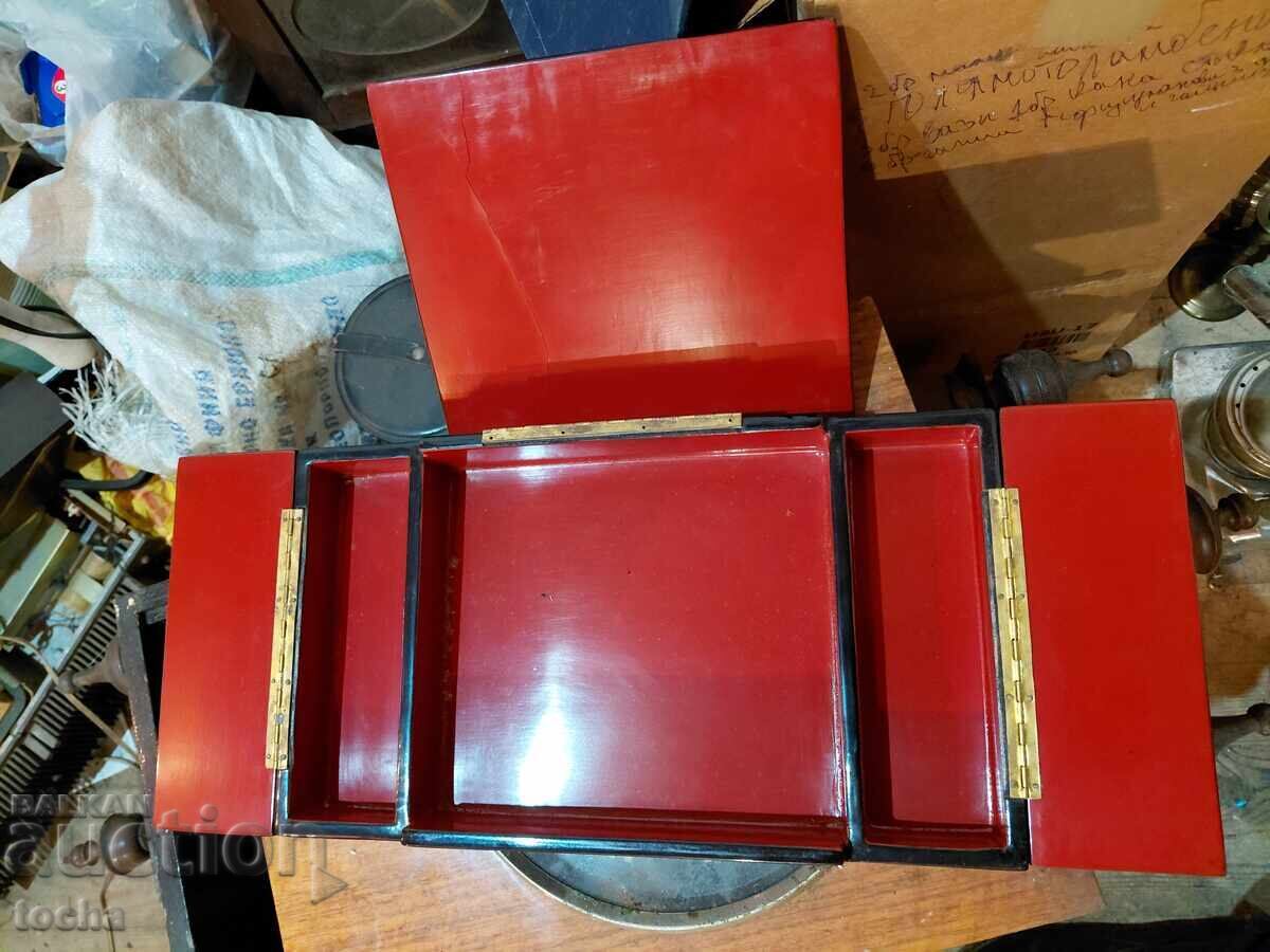 Δημοπρασία Παλιό ξύλινο κουτί .ΒΖΤ