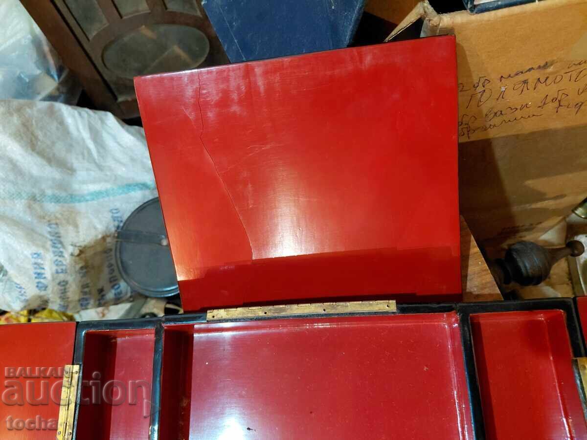 Παράδοση Παλιό ξύλινο κουτί .ΒΖΤ