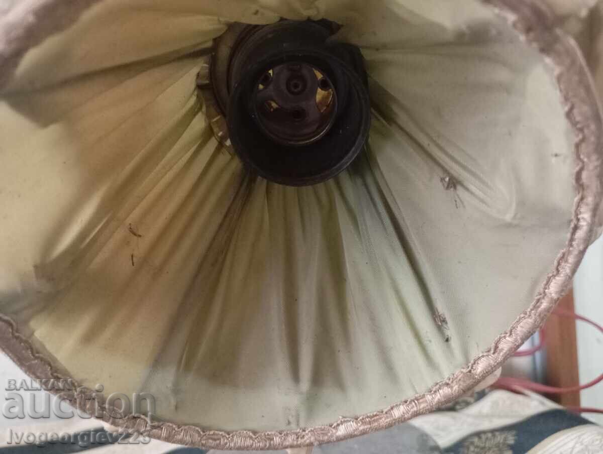 Auction Vintage table lamp Auction Vintage table lamp