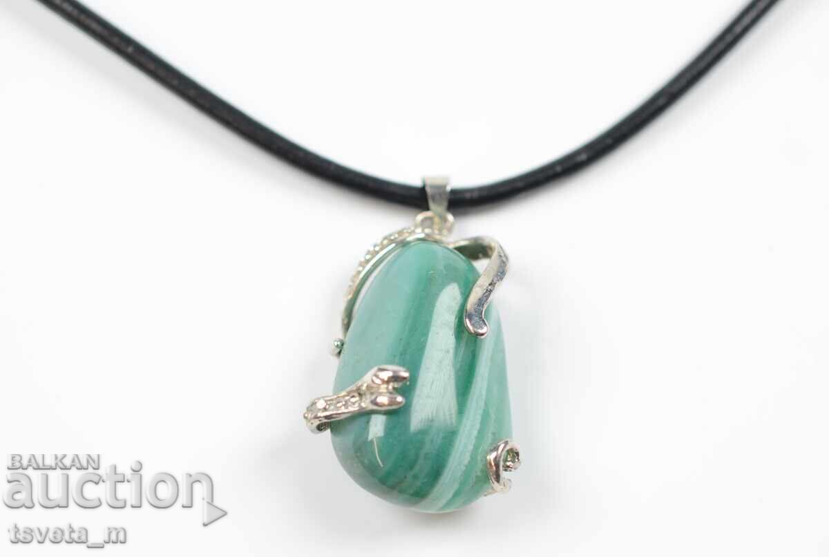 Колие с висулка естествен камък с цена 5.00 лв. | € 2.56 Колие с висулка естествен камък с цена 5.00 лв. | € 2.56