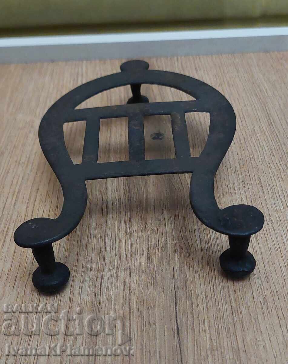 Suport de fier de călcat vintage pentru colecționari cu preț € 13.00 | 25.43 BGN