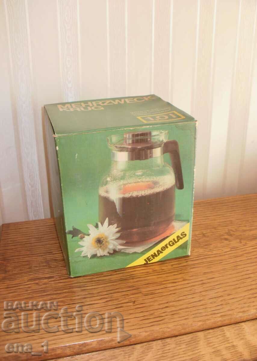 Αχρησιμοποίητη κανάτα με καπάκι για καφέ, τσάι, νερό κ.λπ. υγρά Αχρησιμοποίητη κανάτα με καπάκι για καφέ, τσάι, νερό κ.λπ. υγρά