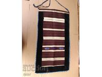 Αυθεντική ποδιά, παραδοσιακή φορεσιά. Ανθεκτική