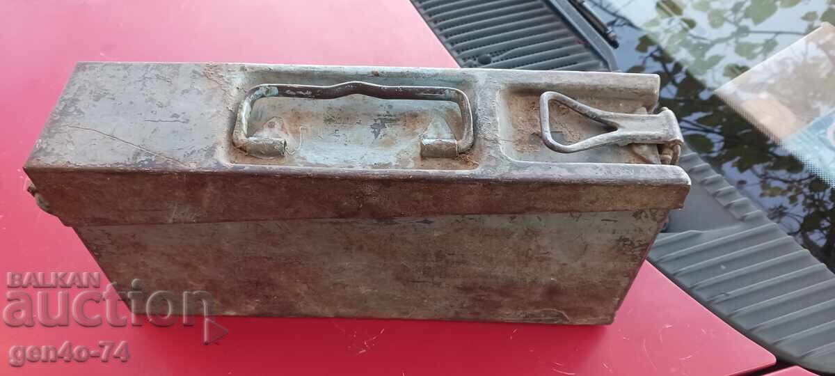 MG42 Werhmacht WW II Ammunition Box MG42 Werhmacht WW II Ammunition Box