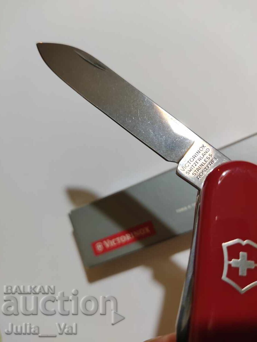 Auction Brand new Victorinox Swiss Army Knife Auction Brand new Victorinox Swiss Army Knife