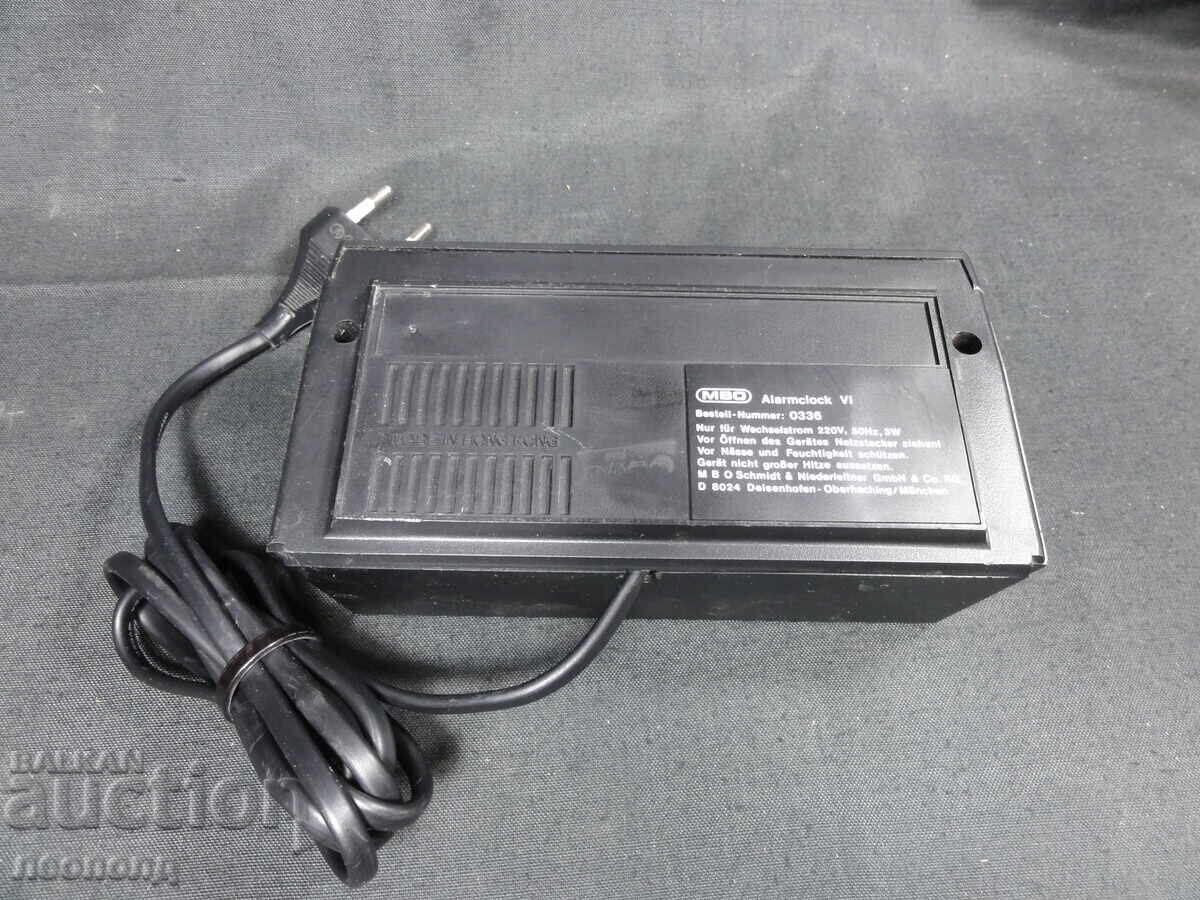 Delivery of BZTs STAR RETRO ELECTRIC LED CLOCK ALARM MBO