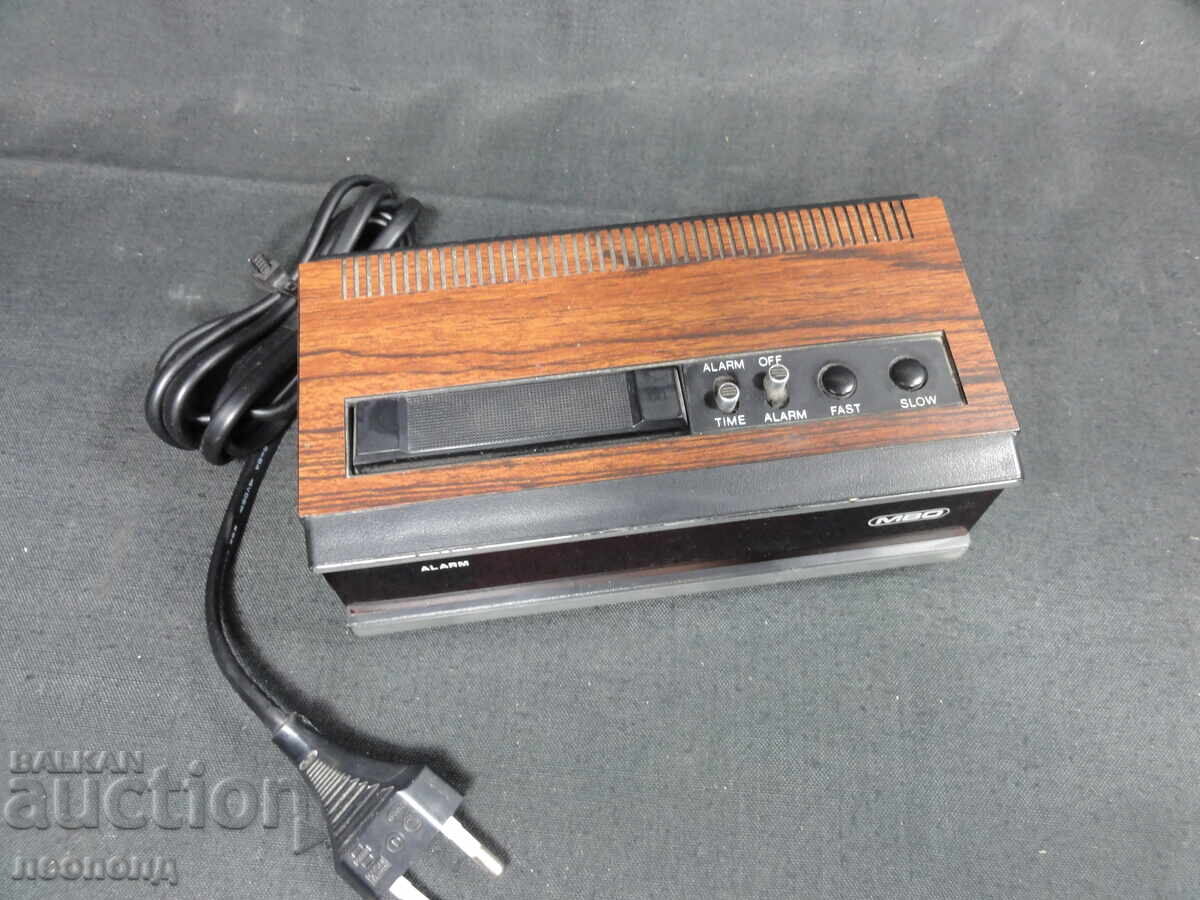 BZTs STAR RETRO ELECTRIC LED CLOCK ALARM MBO - 5