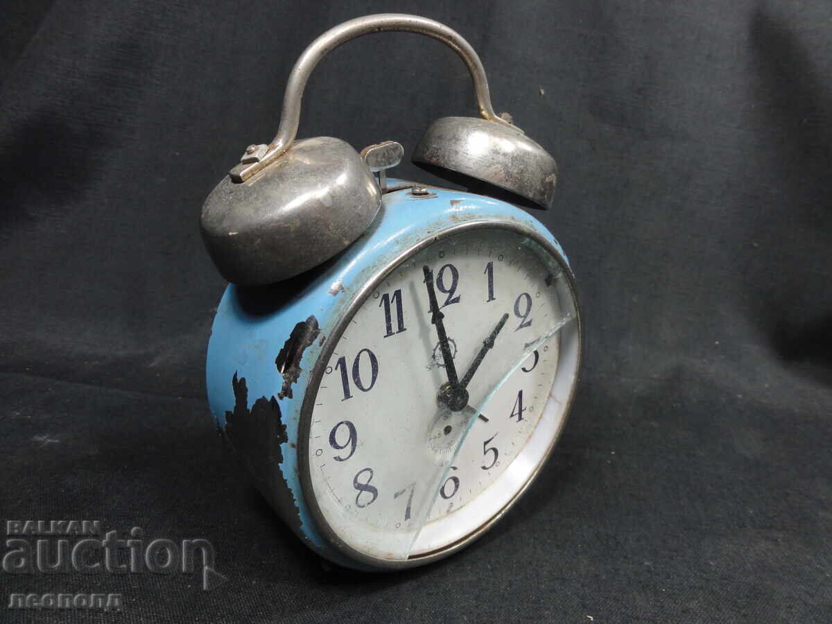 Auction  BZC OLD RETRO MECHANICAL CLOCK ALARM CLOCK VICTORIA ROMANIA