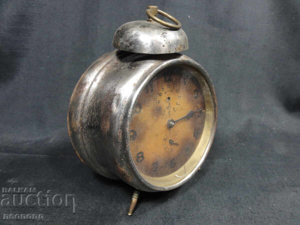 Auction  BZC OLD RETRO MECHANICAL CLOCK ALARM CLOCK GUSTAV BECKER