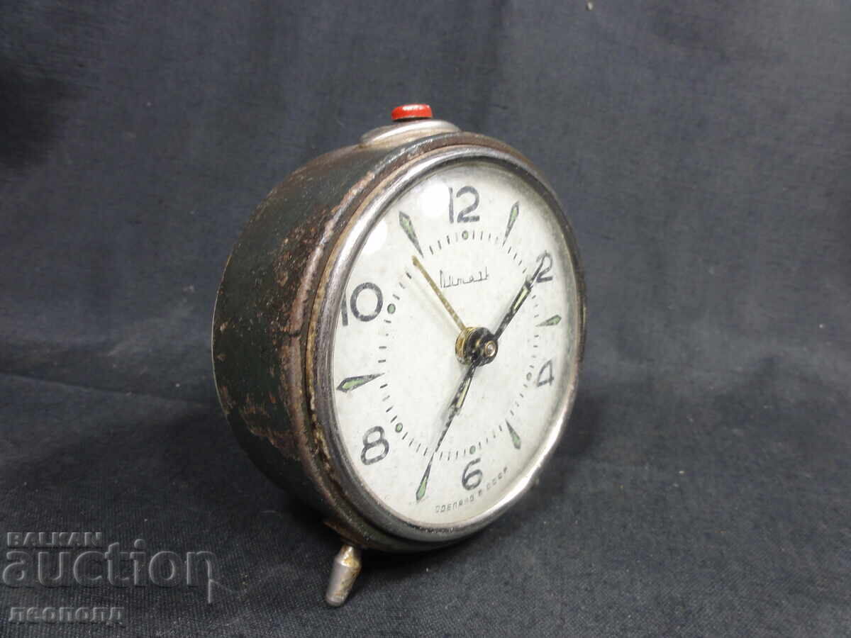 Auction BZC OLD RETRO SOC USSR MECHANICAL CLOCK ALARM CLOCK VITYAZ Auction BZC OLD RETRO SOC USSR MECHANICAL CLOCK ALARM CLOCK VITYAZ
