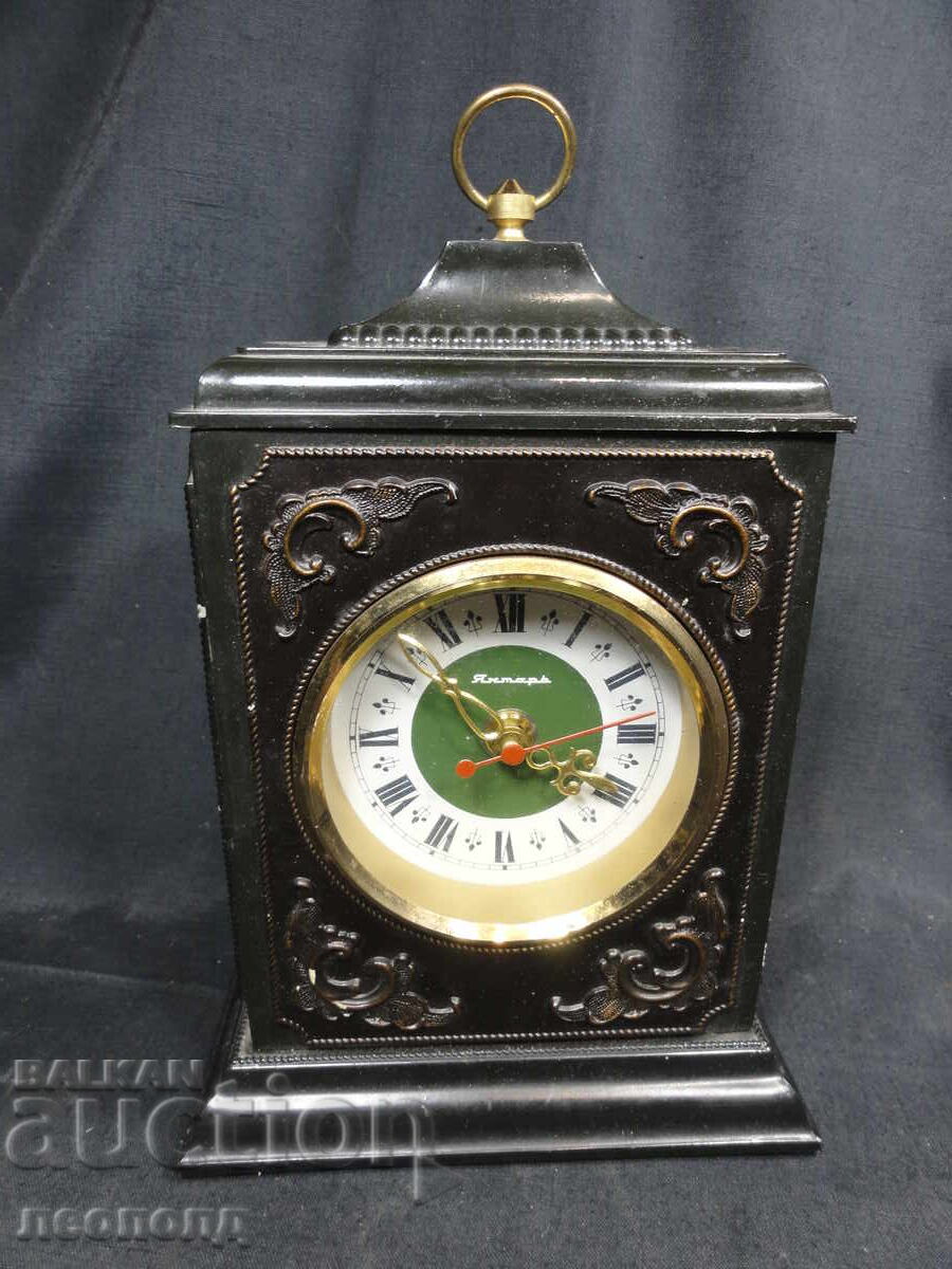 BZC OLD RETRO SOC USSR QUARTZ DESK CLOCK AMBER