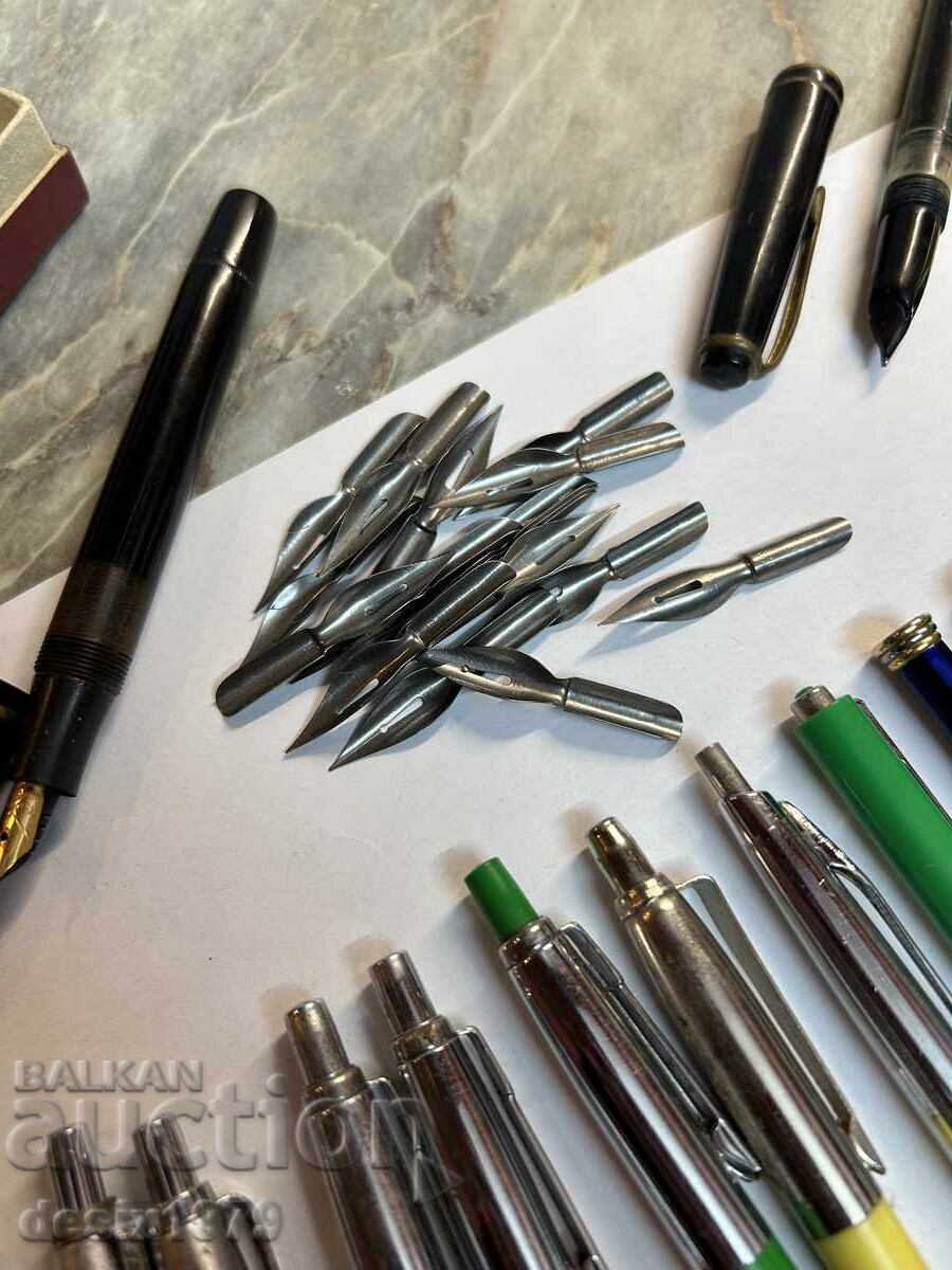 Lot of old chemicals and pens - 12 Lot of old chemicals and pens - 12