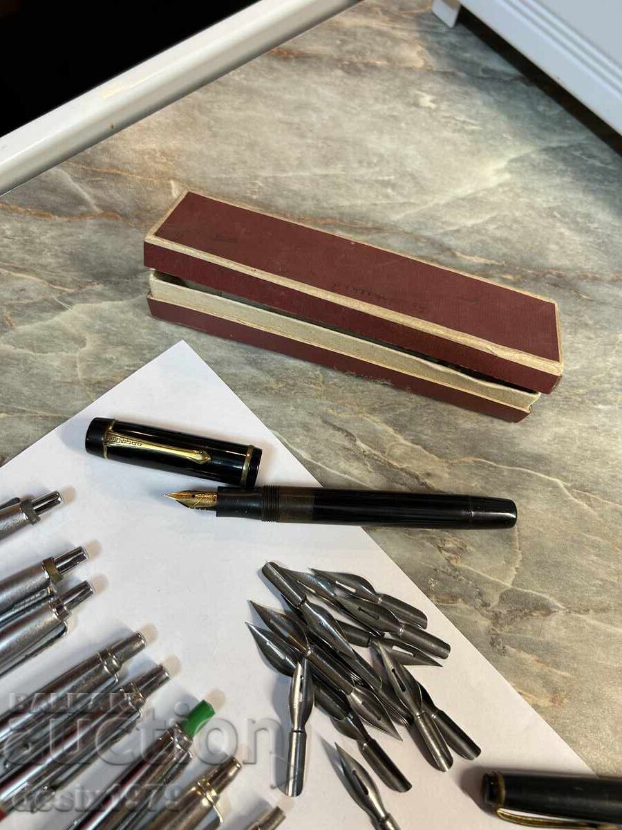 Lot of old chemicals and pens - 13 Lot of old chemicals and pens - 13