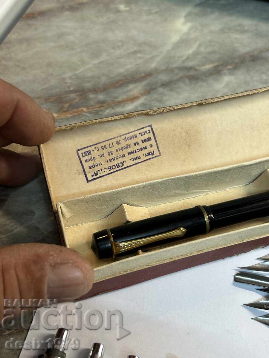 Delivery of Lot of old chemicals and pens Delivery of Lot of old chemicals and pens