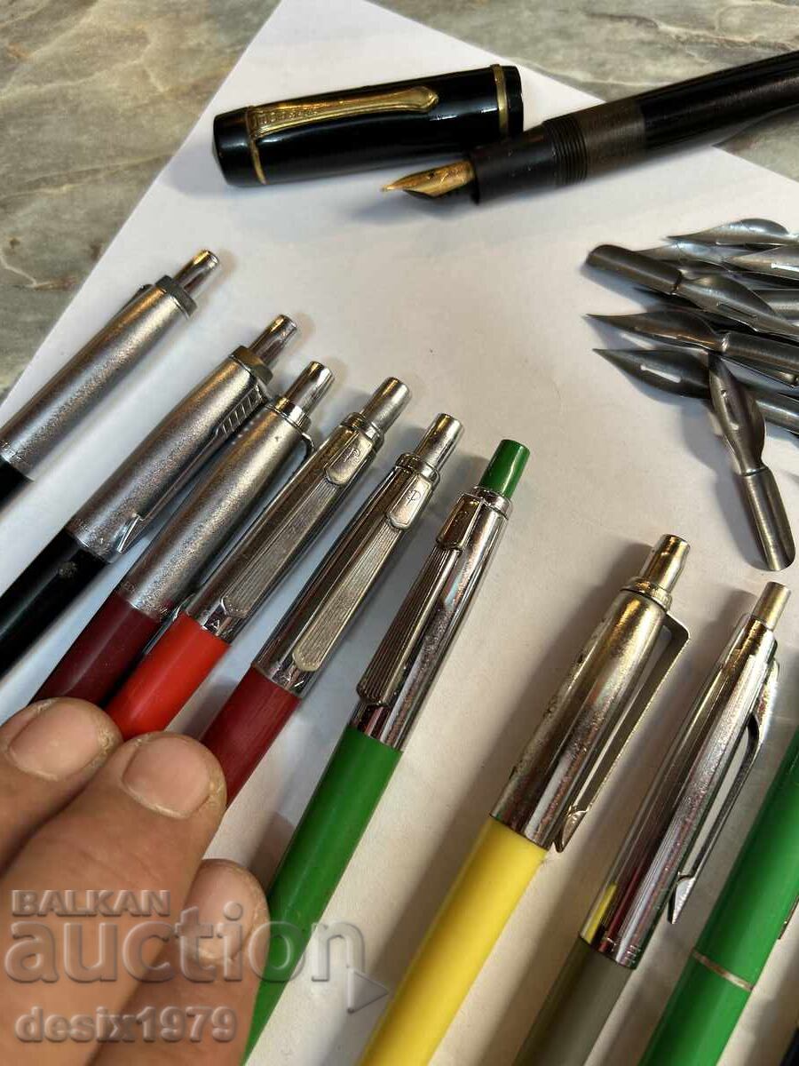 Lot of old chemicals and pens - 9 Lot of old chemicals and pens - 9