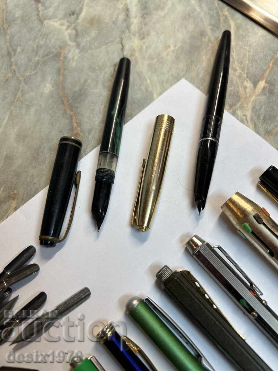 Lot of old chemicals and pens - 11 Lot of old chemicals and pens - 11