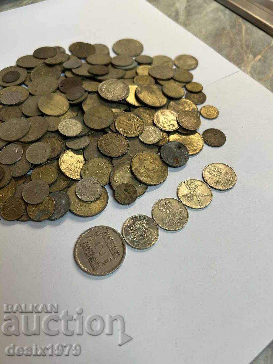 220 Bulgarian coins with price 12.00 BGN | € 6.14