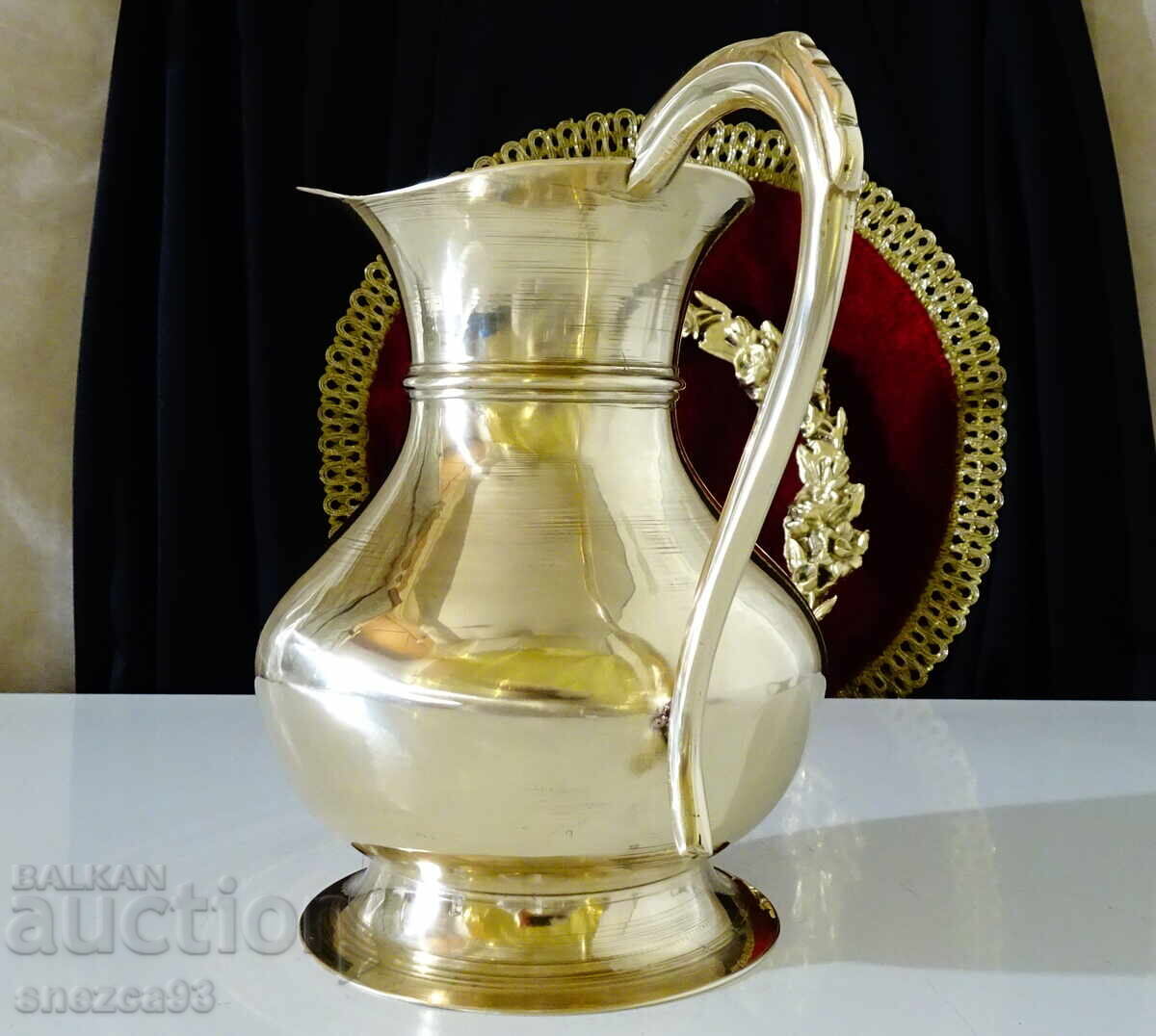 Bronze wine jug 3l, 730g, perfect with price 149.00 BGN | € 76.18