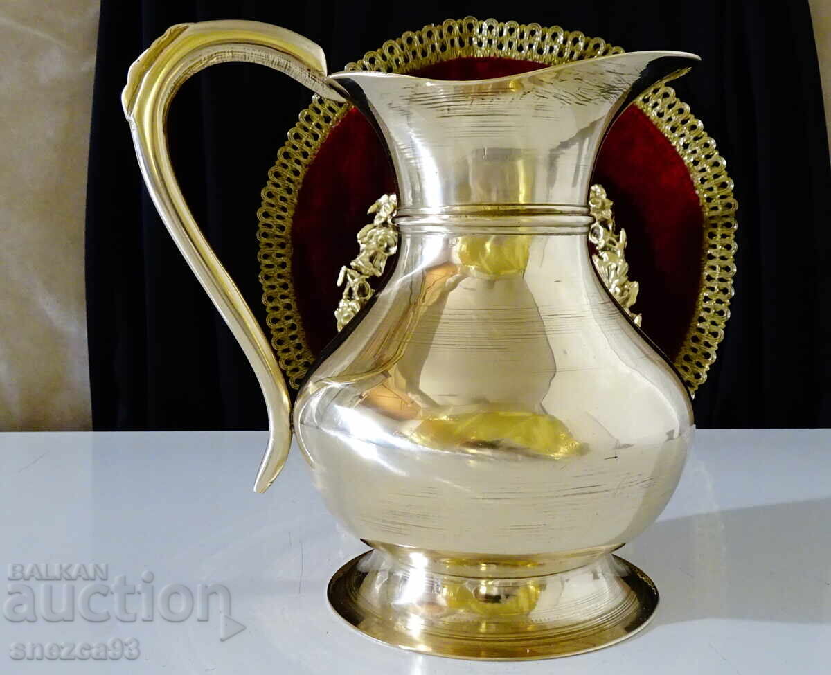 Delivery of Bronze wine jug 3l, 730g, perfect