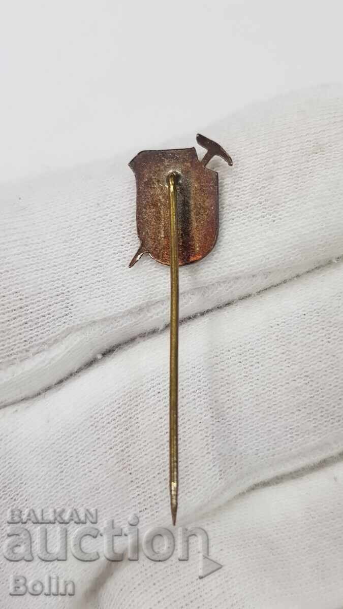 Delivery of Rare Tourist Sign, Badge Factor Delivery of Rare Tourist Sign, Badge Factor