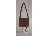 Παλιά στρατιωτική ιατρική τσάντα από την εποχή του σοσιαλισμού