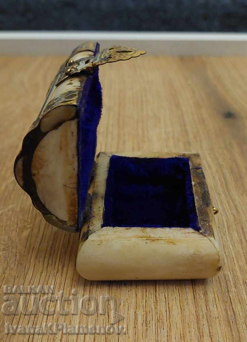 Κουτί από κόκκαλο για γνώστες - 5 Κουτί από κόκκαλο για γνώστες - 5