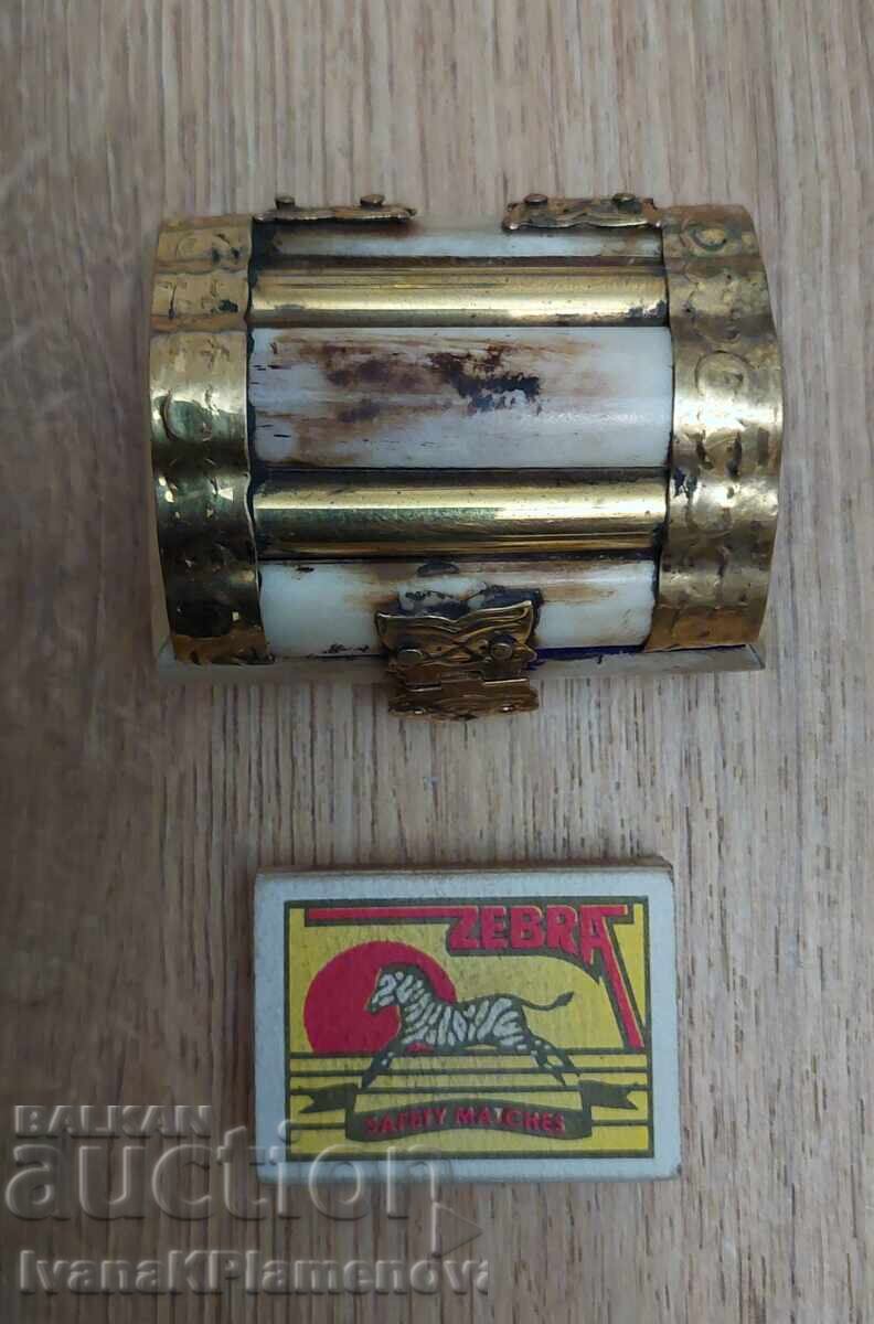 Bone box for connoisseurs - 7