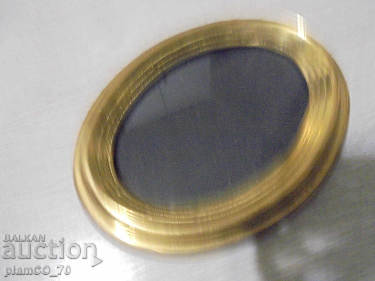 №*8362 Παλιά μπρούτζινη κορνίζα για φωτογραφία με τιμή 20.00 BGN | € 10.23 №*8362 Παλιά μπρούτζινη κορνίζα για φωτογραφία με τιμή 20.00 BGN | € 10.23