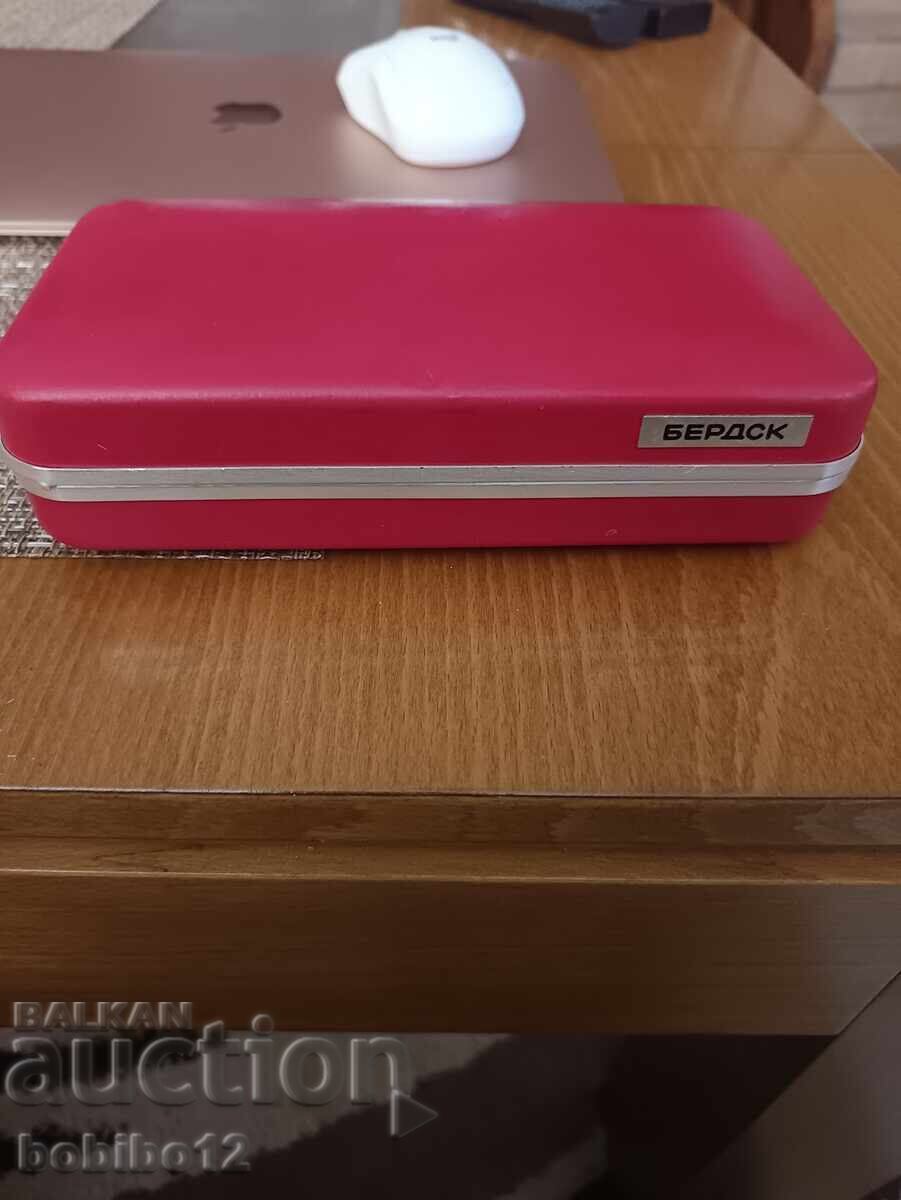 Αντίκα Ξυριστική Μηχανή Berdsk 10 CCCP με τιμή 70.00 BGN | € 35.79