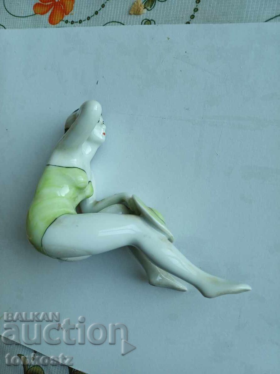 Femeie de porțelan Bulgaria cu preț 60.00 BGN | € 30.68