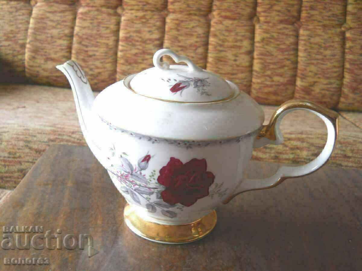 Ceainic din porțelan "Royal Stafford" - Anglia cu preț € 30.70 | 60.04 BGN