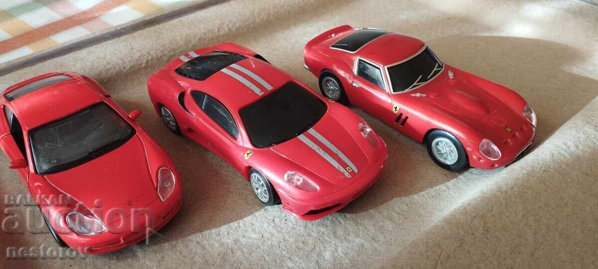 LOT MACHEȚI AUTO "PORSCHE" ȘI "FERRARI"