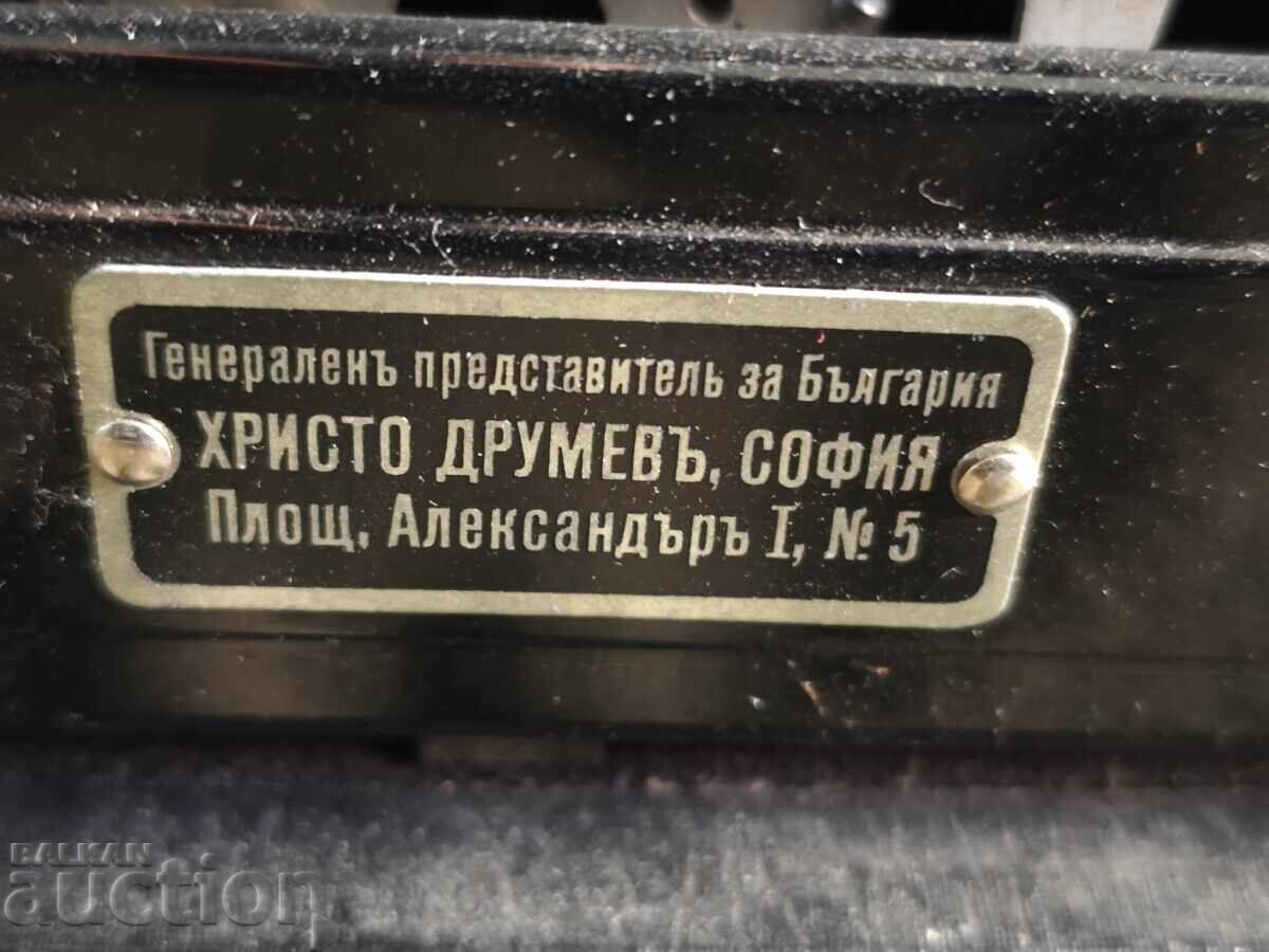 Mașină de scris Continental cu preț 900.00 BGN | € 460.16